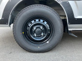 専用スチールホイール[ブラックメタリック]【145/80R12 ラジアルタイヤ】。優れた小回り