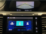 【バックカメラ】運転が苦手な方も車庫入れラクラクです!ギアをリバースに入れれば自動的に切り換わりますので、面倒な操作は不要です♪狭い駐車場もお車を傷つけず安心ですね!