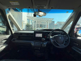 インパネ周りのお写真です。 視界が広く運転もしやすくなっております♪