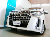LEDヘッドライトとフォグランプのコラボです。雨や雪の日も安心!フォグランプがお車の存在を際立たせますね♪