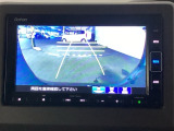 バックモニター付きで、車庫入れやバック時の後方確認をサポート。