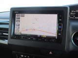 メモリーナビを装備しております。 お出かけに大変便利です。