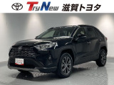 存在感のあるワイルドなボディサイズ、オフロードを軽快に走破するクロスオーバーSUVのRAV4です。サンルーフ付きで車内も明るく開放的な空間になります^^