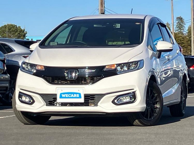 フィット 1.5 ハイブリッド F コンフォートエディション