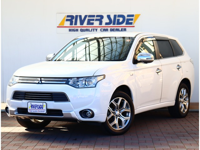 アウトランダーPHEV2.0 G プレミアムパッケージ 4WD純正ナビ サイド・バックカメラ ETC