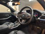 3シリーズセダン 320d Mスポーツ 4WD 本革シート