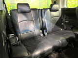 後部座席も気になるようなキズ・汚れやへたり等、大きなダメージはなく、良好な状態です。