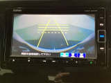 バックでの車庫入れも安心です! リアカメラが付いているバックモニター付のナビを装備しております。操作線もついており距離感も画面から確認できます。