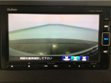【バックカメラ】運転が苦手な方も車庫入れラクラクです!ギアをリバースに入れれば自動的に切り換わりますので、面倒な操作は不要です♪狭い駐車場もお車を傷つけず安心ですね!
