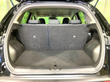 普段のお買い物や通勤、送迎等に十分な荷室スペースを確保しております。セカンドシートを倒すと、大きな荷物の積載も可能です♪