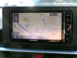 純正ナビを装備。タッチパネル式で使いやすく、お出かけもラクラクです。
