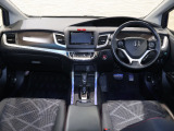 操作性に優れた運転席となります!小物入れや各ボタンの配置にこだわり、使いやすいです!座り心地もよく視認性も良好なのでロングドライブもお任せ下さい!