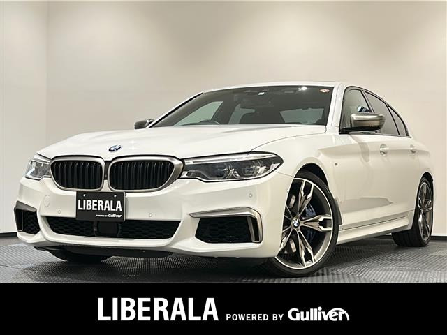 5シリーズセダンM550i xドライブ 4WD本革シート