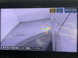【サイドモニター】側方のカメラの映像がモニターに映し出すことができます!サイドの見えない死角や、障害物との距離感をしっかり確認することができます!駐車が苦手な方におすすめです。