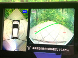 【アラウンドビューモニター】専用のカメラにより、上から見下ろしたような視点で360度クルマの周囲を確認することができます☆死角部分も確認しやすく、狭い場所での切り返しや駐車もスムーズに行えます。