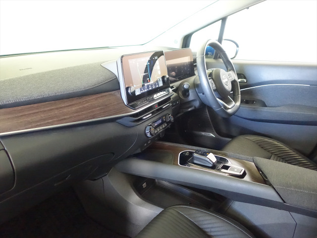 日産 ノートオーラ 1.2 G FOUR レザーエディション 4WD の中古車詳細