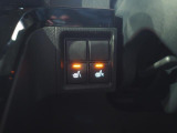 運転席と助手席にはシートヒーターを装備。寒い時期に嬉しい装備です。
