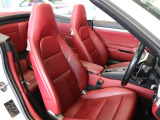 フロント:4Wayレザーシート