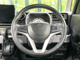 【純正革巻きステアリング】上質な革を使用することで、手にしっかり馴染みとても運転しやすいハンドルです♪