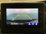 バックでの車庫入れも安心です! リアカメラが付いているバックモニター付のナビを装備しております。操作線もついており距離感も画面から確認できます。