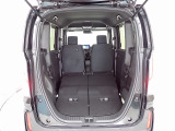 リアシートを倒すと高さも奥行もあるラゲッジスペースとなり自転車なんかも積めちゃいます!!