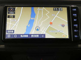 純正ナビを装備。タッチパネル式で使いやすく、お出かけもラクラクです。