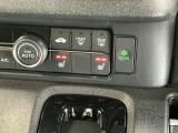 運転席/助手席シートヒーターで寒い日もすぐに温かくなり快適に過ごせます。2段階の温度調整が可能です