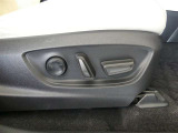 パワーシート搭載。微妙な調整が手軽にでき、ピッタリのポジションで運転することが可能です。
