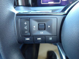 ステアリングスイッチが装備されておりステアリングから手を離す事無くオーディオ類の操作が可能ですので非常に便利です♪