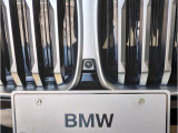 【キドニーグリル】BMWは約90年もの間、ほぼ全ての車両にひと目でBMWだと分かるこの特徴的なフロントグリルが備えられ、デザイン・アイコンとして親しまれてきました。