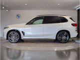 【BMWのxDrive】xDriveはいかなる状況下でも安定した走りを実現しています。 これによりストレスなく運転できることはもちろんのこと、安全性能も向上しています。