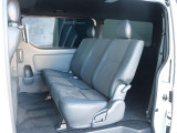 前席同様後席もハーフレザーシートになっています!