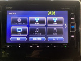 ナビゲーションはフルセグTV、インターナビ対応のGathers純正メモリーナビを搭載しています。Bluetoothオーディオ機能がありますので、スマートフォンなどの音楽も再生できます。