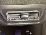 ハンドルの右下にETCがついています。高速道路の料金所の通過も楽々です!。 カードの取り出しもしやすい場所についています。