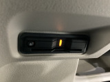 ハンドルの左下にETCがついています。高速道路の料金所の通過も楽々です。 カードの取り出しもしやすい場所についています。