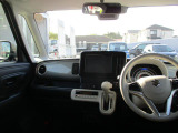 明るく広々した車内で、運転に全集中できます