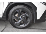 純正18インチアルミホイル/タイヤサイズは225/55R18です