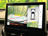 【パノラミックビューモニター】専用のカメラにより、上から見下ろしたような視点で360度クルマの周囲を確認することができます☆死角部分も確認しやすく、狭い場所での切り返しや駐車もスムーズに行えます。