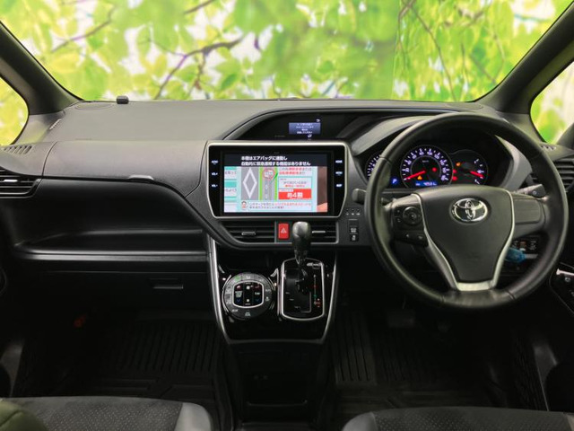 トヨタ ヴォクシー 2.0 ZS 煌III の中古車詳細 (42,550km, ブラック