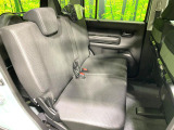 後部座席も気になるようなキズ・汚れやへたり等、大きなダメージはなく、良好な状態です。