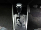 フロアシフトのCVTオートマチック車です。