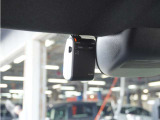 ◆ドライブレコーダー◆映像・音声などを記録する自動車用の装置です。 もしもの事故の際の記録はもちろん、旅行の際の思い出としてドライブの映像を楽しむことができます。