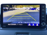 ガイド線表示機能付きのバックカメラで、バックでの車庫入れも安心です。