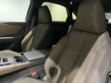 内装クリーニングも施しております。内装の綺麗なお車は気持ちが良くオススメさせていただく1つのポイントになっております。