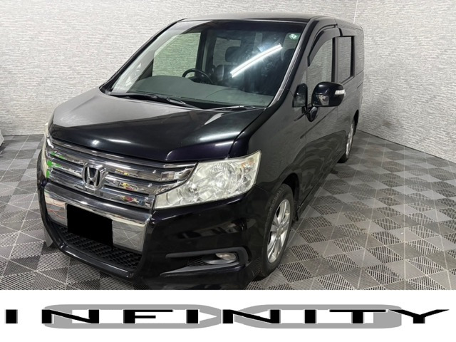 ステップワゴン2.0 スパーダ Z 4WD車検R8年11月 バックカメラ 夏冬タイヤ