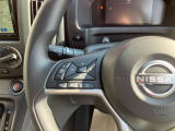 ステアリングスイッチ付きのハンドル!運転に支障をきたすことなくナビ操作が可能です!!