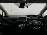見通しのよいすっきりとした視界で、誰でも運転しやすいです。運転のしやすさは疲れにくさにも繋がりますよ♪
