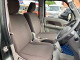 【フロントシート】座り心地の良いシートで買い物から通勤まで快適☆