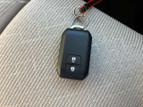 ★キーフリーシステム★リモコンキーを携帯していればキーをポケットなどから出さなくてもドアの施錠・解錠およびエンジン始動が出来ます!