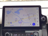 純正10.5インチナビを搭載しております。大画面で視認性が良いので扱いやすいです。